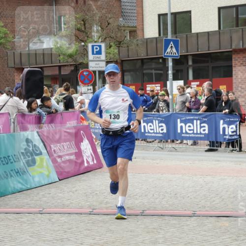 10.05.2026 - 8. Wedeler Halbmarathon Yannick Fuchs http://msf.ph/oto/9733773 10.05.2026 11:50:19 Ziel 130, 664, 665 meine-sportfotos.de