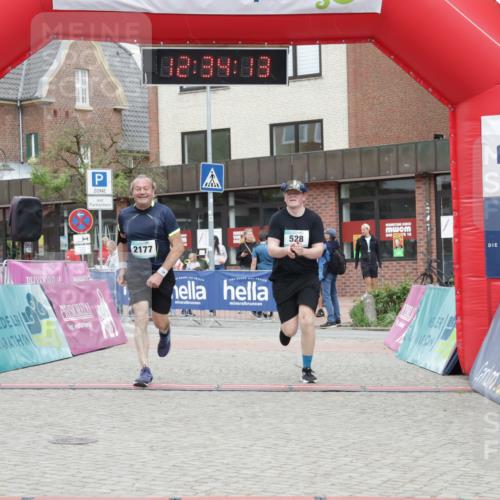 10.05.2026 - 8. Wedeler Halbmarathon Yannick Fuchs http://msf.ph/oto/9733776 10.05.2026 12:34:11 Ziel 528, 638, 640, 2177 meine-sportfotos.de