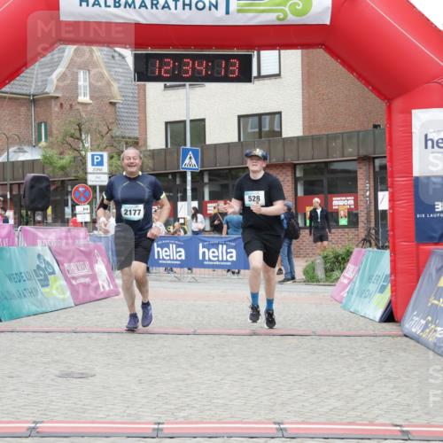 10.05.2026 - 8. Wedeler Halbmarathon Yannick Fuchs http://msf.ph/oto/9733778 10.05.2026 12:34:11 Ziel 528, 638, 640, 2177 meine-sportfotos.de