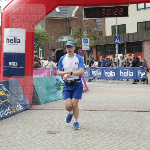 10.05.2026 - 8. Wedeler Halbmarathon Yannick Fuchs http://msf.ph/oto/9733779 10.05.2026 11:50:20 Ziel 130, 151 meine-sportfotos.de