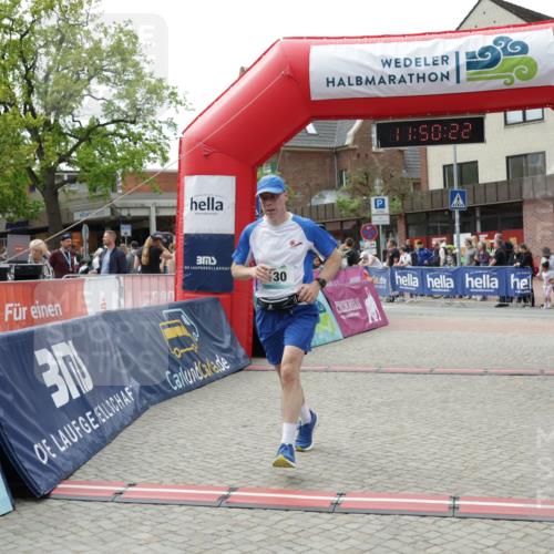10.05.2026 - 8. Wedeler Halbmarathon Yannick Fuchs http://msf.ph/oto/9733784 10.05.2026 11:50:20 Ziel 130, 151 meine-sportfotos.de