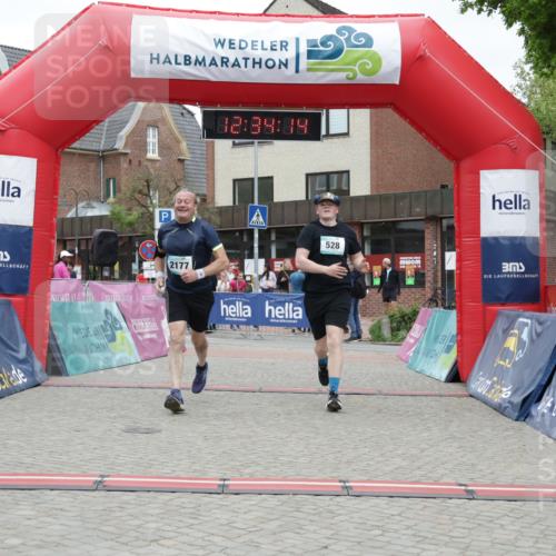 10.05.2026 - 8. Wedeler Halbmarathon Yannick Fuchs http://msf.ph/oto/9733785 10.05.2026 12:34:12 Ziel 528, 640, 2177 meine-sportfotos.de