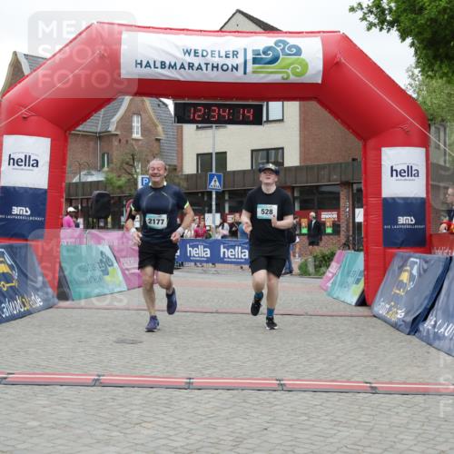 10.05.2026 - 8. Wedeler Halbmarathon Yannick Fuchs http://msf.ph/oto/9733786 10.05.2026 12:34:12 Ziel 528, 640, 2177 meine-sportfotos.de