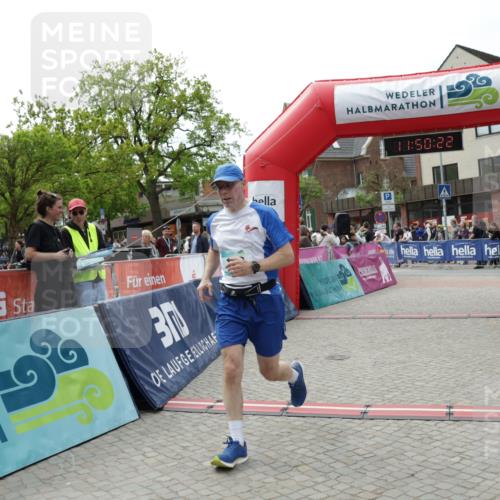 10.05.2026 - 8. Wedeler Halbmarathon Yannick Fuchs http://msf.ph/oto/9733790 10.05.2026 11:50:21 Ziel 130, 151 meine-sportfotos.de