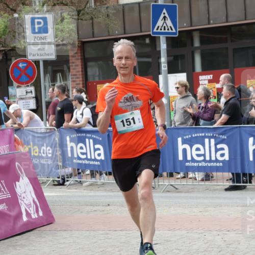 10.05.2026 - 8. Wedeler Halbmarathon Yannick Fuchs http://msf.ph/oto/9733796 10.05.2026 11:50:24 Ziel 130, 151, 2037, 2207 meine-sportfotos.de