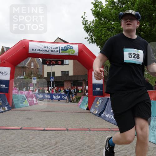 10.05.2026 - 8. Wedeler Halbmarathon Yannick Fuchs http://msf.ph/oto/9733800 10.05.2026 12:34:14 Ziel 528, 2177 meine-sportfotos.de