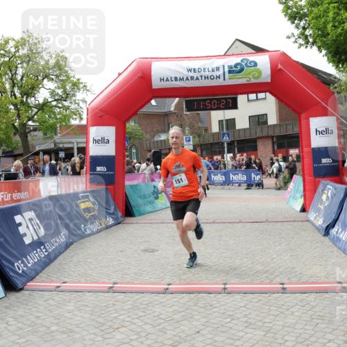 10.05.2026 - 8. Wedeler Halbmarathon Yannick Fuchs http://msf.ph/oto/9733810 10.05.2026 11:50:25 Ziel 130, 151, 2037, 2207 meine-sportfotos.de