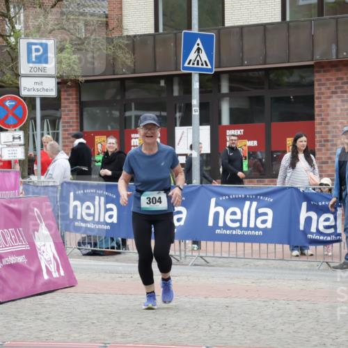 10.05.2026 - 8. Wedeler Halbmarathon Yannick Fuchs http://msf.ph/oto/9733823 10.05.2026 12:34:40 Ziel 304 meine-sportfotos.de