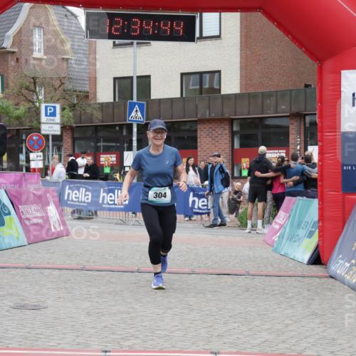 10.05.2026 - 8. Wedeler Halbmarathon Yannick Fuchs http://msf.ph/oto/9733843 10.05.2026 12:34:42 Ziel 304 meine-sportfotos.de