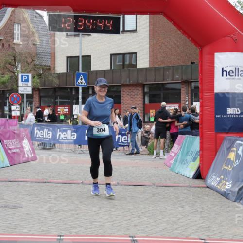 10.05.2026 - 8. Wedeler Halbmarathon Yannick Fuchs http://msf.ph/oto/9733846 10.05.2026 12:34:42 Ziel 304 meine-sportfotos.de