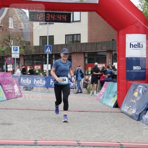 10.05.2026 - 8. Wedeler Halbmarathon Yannick Fuchs http://msf.ph/oto/9733848 10.05.2026 12:34:42 Ziel 304 meine-sportfotos.de