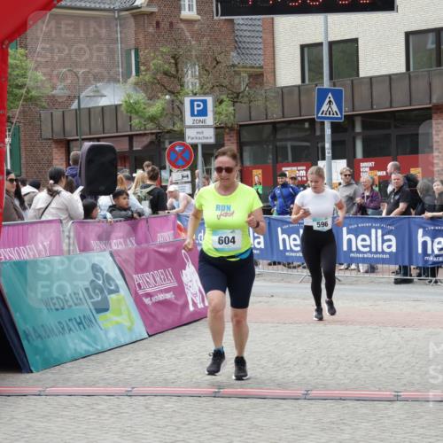 10.05.2026 - 8. Wedeler Halbmarathon Yannick Fuchs http://msf.ph/oto/9733877 10.05.2026 11:50:37 Ziel 596, 604, 606 meine-sportfotos.de