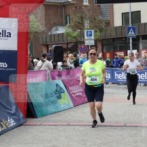 10.05.2026 - 8. Wedeler Halbmarathon Yannick Fuchs http://msf.ph/oto/9733880 10.05.2026 11:50:37 Ziel 596, 604, 606 meine-sportfotos.de
