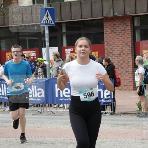 10.05.2026 - 8. Wedeler Halbmarathon Yannick Fuchs http://msf.ph/oto/9733890 10.05.2026 11:50:40 Ziel 36, 596, 604, 606 meine-sportfotos.de