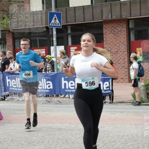10.05.2026 - 8. Wedeler Halbmarathon Yannick Fuchs http://msf.ph/oto/9733892 10.05.2026 11:50:40 Ziel 36, 596, 604, 606 meine-sportfotos.de