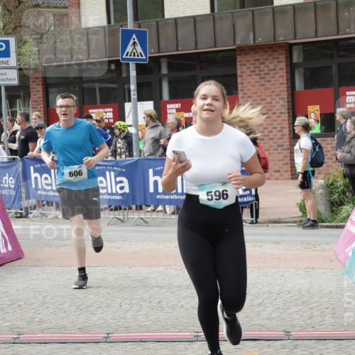 10.05.2026 - 8. Wedeler Halbmarathon Yannick Fuchs http://msf.ph/oto/9733894 10.05.2026 11:50:40 Ziel 36, 596, 604, 606 meine-sportfotos.de