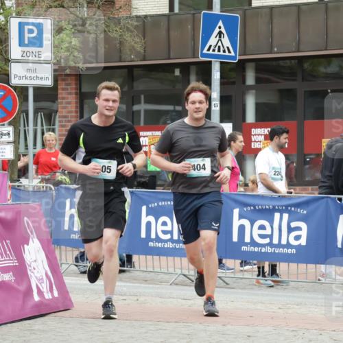 10.05.2026 - 8. Wedeler Halbmarathon Yannick Fuchs http://msf.ph/oto/9733895 10.05.2026 12:35:05 Ziel 404, 405 meine-sportfotos.de