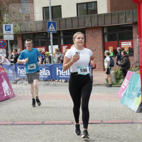 10.05.2026 - 8. Wedeler Halbmarathon Yannick Fuchs http://msf.ph/oto/9733896 10.05.2026 11:50:40 Ziel 36, 596, 604, 606 meine-sportfotos.de