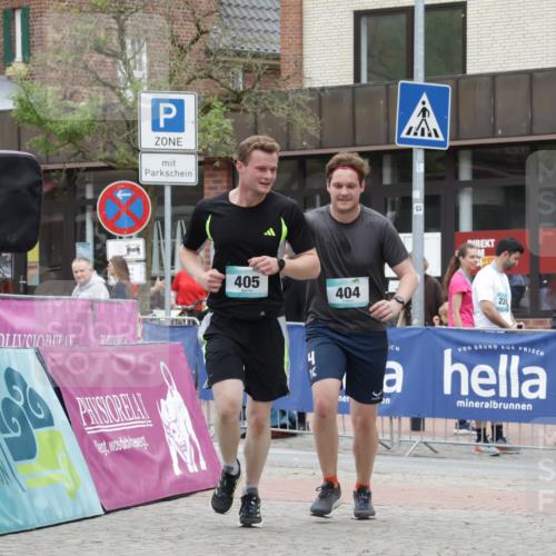 10.05.2026 - 8. Wedeler Halbmarathon Yannick Fuchs http://msf.ph/oto/9733897 10.05.2026 12:35:06 Ziel 404, 405 meine-sportfotos.de