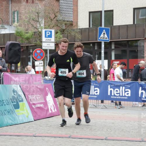 10.05.2026 - 8. Wedeler Halbmarathon Yannick Fuchs http://msf.ph/oto/9733901 10.05.2026 12:35:06 Ziel 404, 405 meine-sportfotos.de