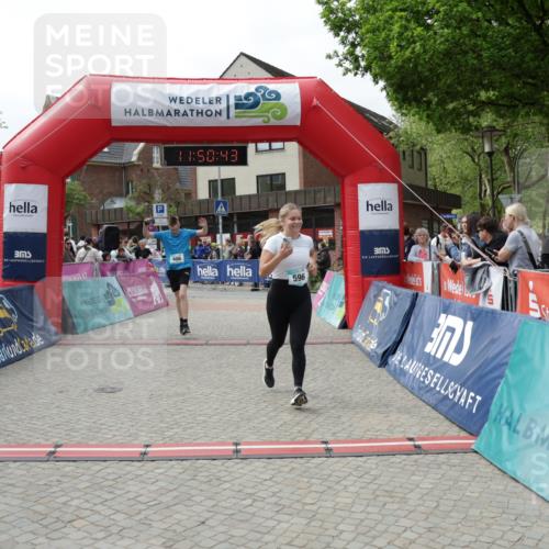 10.05.2026 - 8. Wedeler Halbmarathon Yannick Fuchs http://msf.ph/oto/9733905 10.05.2026 11:50:41 Ziel 36, 596, 604, 606 meine-sportfotos.de