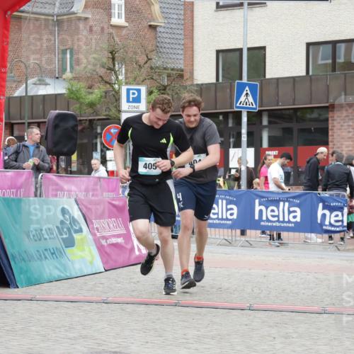 10.05.2026 - 8. Wedeler Halbmarathon Yannick Fuchs http://msf.ph/oto/9733906 10.05.2026 12:35:07 Ziel 404, 405 meine-sportfotos.de