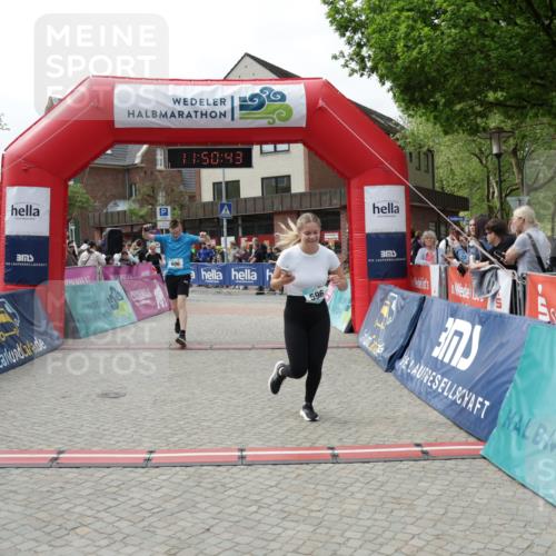 10.05.2026 - 8. Wedeler Halbmarathon Yannick Fuchs http://msf.ph/oto/9733907 10.05.2026 11:50:41 Ziel 36, 596, 604, 606 meine-sportfotos.de