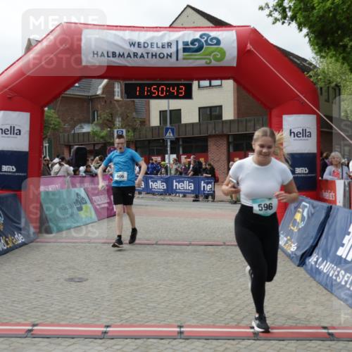 10.05.2026 - 8. Wedeler Halbmarathon Yannick Fuchs http://msf.ph/oto/9733911 10.05.2026 11:50:41 Ziel 36, 596, 604, 606 meine-sportfotos.de