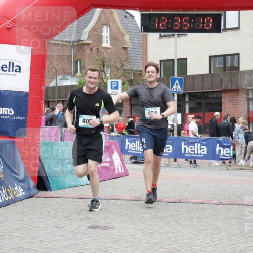 10.05.2026 - 8. Wedeler Halbmarathon Yannick Fuchs http://msf.ph/oto/9733912 10.05.2026 12:35:08 Ziel 404, 405 meine-sportfotos.de
