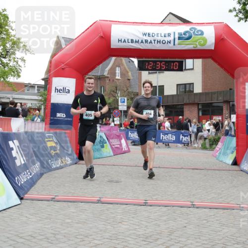 10.05.2026 - 8. Wedeler Halbmarathon Yannick Fuchs http://msf.ph/oto/9733918 10.05.2026 12:35:08 Ziel 404, 405 meine-sportfotos.de