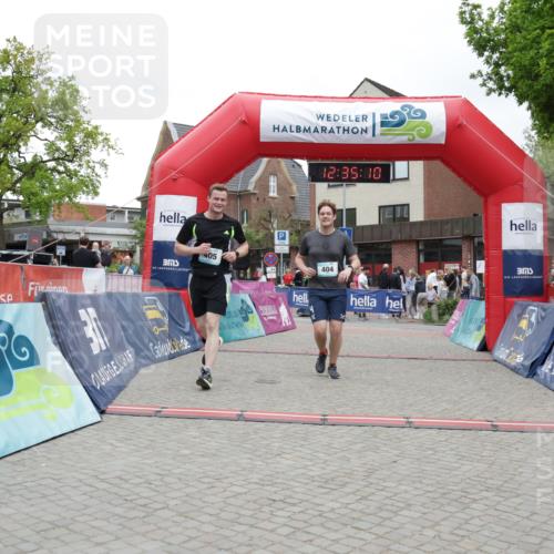 10.05.2026 - 8. Wedeler Halbmarathon Yannick Fuchs http://msf.ph/oto/9733920 10.05.2026 12:35:08 Ziel 404, 405 meine-sportfotos.de