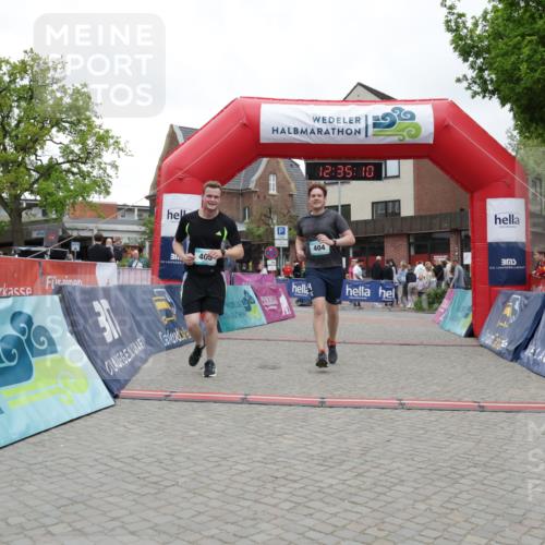 10.05.2026 - 8. Wedeler Halbmarathon Yannick Fuchs http://msf.ph/oto/9733922 10.05.2026 12:35:08 Ziel 404, 405 meine-sportfotos.de