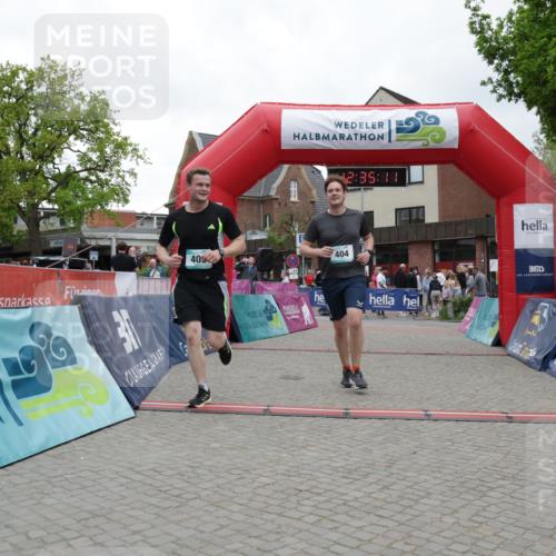 10.05.2026 - 8. Wedeler Halbmarathon Yannick Fuchs http://msf.ph/oto/9733926 10.05.2026 12:35:09 Ziel 404, 405 meine-sportfotos.de