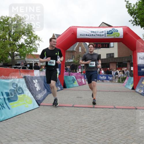 10.05.2026 - 8. Wedeler Halbmarathon Yannick Fuchs http://msf.ph/oto/9733928 10.05.2026 12:35:09 Ziel 404, 405 meine-sportfotos.de