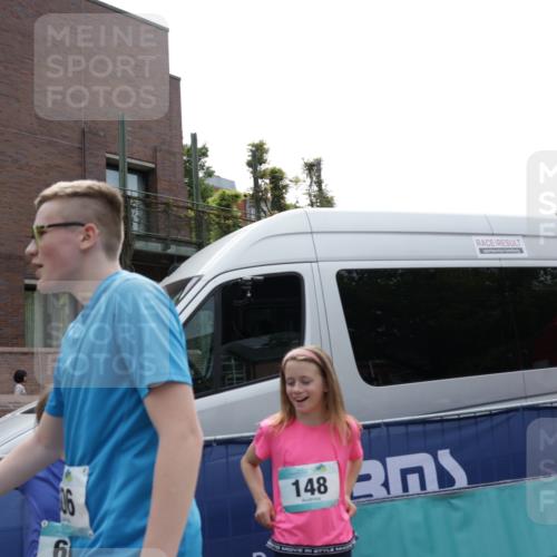 10.05.2026 - 8. Wedeler Halbmarathon Yannick Fuchs http://msf.ph/oto/9733939 10.05.2026 11:50:46 Ziel 36, 596, 606 meine-sportfotos.de