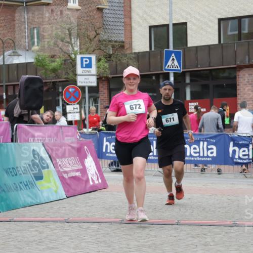 10.05.2026 - 8. Wedeler Halbmarathon Yannick Fuchs http://msf.ph/oto/9733948 10.05.2026 12:35:45 Ziel 671, 672 meine-sportfotos.de