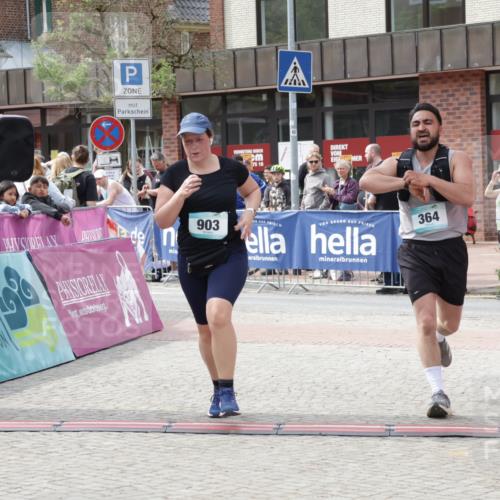 10.05.2026 - 8. Wedeler Halbmarathon Yannick Fuchs http://msf.ph/oto/9733953 10.05.2026 11:50:51 Ziel 364, 903 meine-sportfotos.de