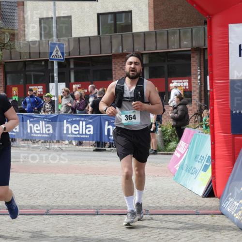 10.05.2026 - 8. Wedeler Halbmarathon Yannick Fuchs http://msf.ph/oto/9733958 10.05.2026 11:50:51 Ziel 364, 903 meine-sportfotos.de