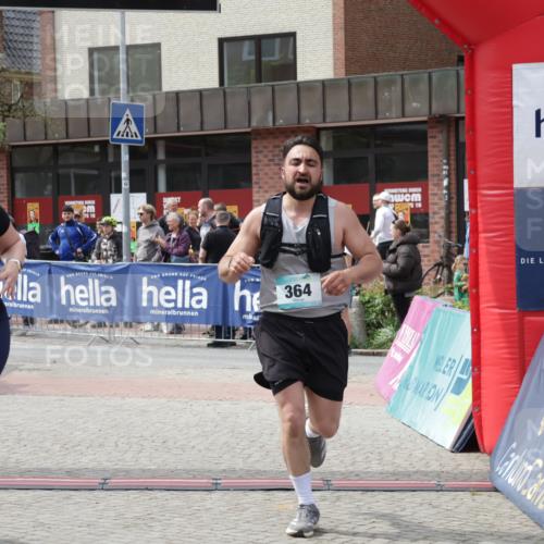 10.05.2026 - 8. Wedeler Halbmarathon Yannick Fuchs http://msf.ph/oto/9733959 10.05.2026 11:50:51 Ziel 364, 903 meine-sportfotos.de