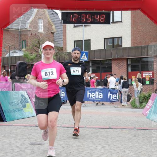 10.05.2026 - 8. Wedeler Halbmarathon Yannick Fuchs http://msf.ph/oto/9733960 10.05.2026 12:35:47 Ziel 253, 671, 672 meine-sportfotos.de