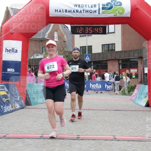 10.05.2026 - 8. Wedeler Halbmarathon Yannick Fuchs http://msf.ph/oto/9733964 10.05.2026 12:35:47 Ziel 253, 671, 672 meine-sportfotos.de