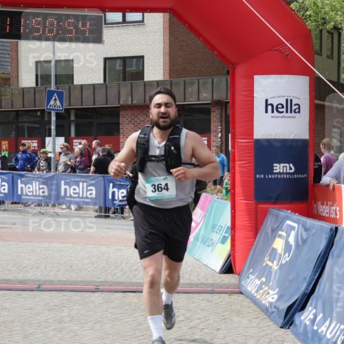 10.05.2026 - 8. Wedeler Halbmarathon Yannick Fuchs http://msf.ph/oto/9733966 10.05.2026 11:50:52 Ziel 364, 903 meine-sportfotos.de