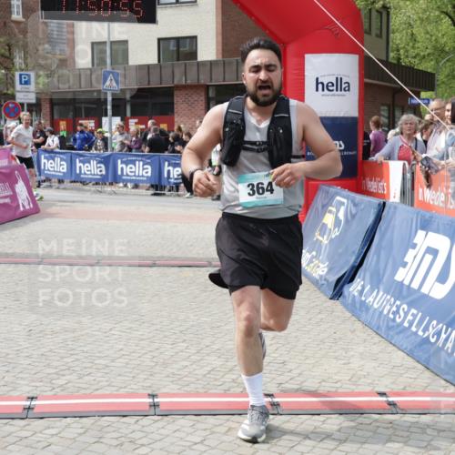 10.05.2026 - 8. Wedeler Halbmarathon Yannick Fuchs http://msf.ph/oto/9733972 10.05.2026 11:50:53 Ziel 94, 364, 903, 905 meine-sportfotos.de