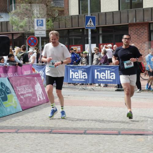 10.05.2026 - 8. Wedeler Halbmarathon Yannick Fuchs http://msf.ph/oto/9733986 10.05.2026 11:50:56 Ziel 94, 364, 903, 905 meine-sportfotos.de