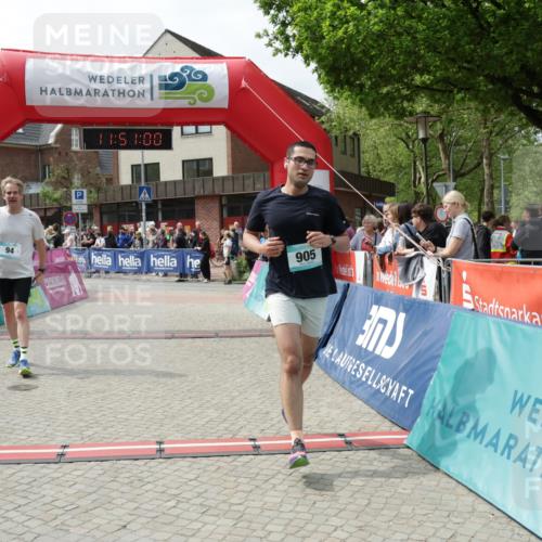 10.05.2026 - 8. Wedeler Halbmarathon Yannick Fuchs http://msf.ph/oto/9733999 10.05.2026 11:50:58 Ziel 94, 905 meine-sportfotos.de