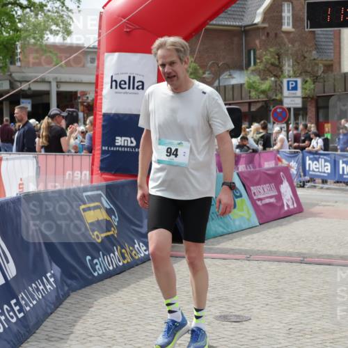 10.05.2026 - 8. Wedeler Halbmarathon Yannick Fuchs http://msf.ph/oto/9734003 10.05.2026 11:50:59 Ziel 94, 905 meine-sportfotos.de