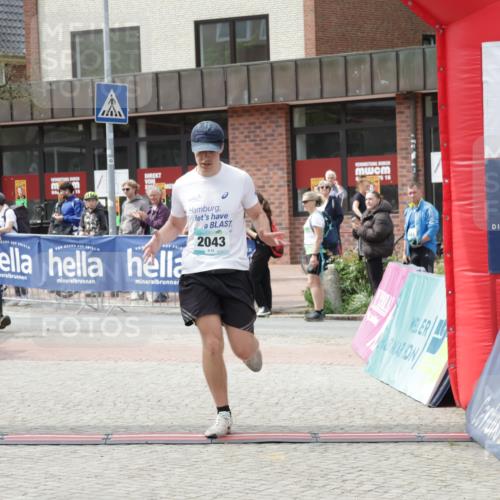 10.05.2026 - 8. Wedeler Halbmarathon Yannick Fuchs http://msf.ph/oto/9734014 10.05.2026 11:51:10 Ziel 249, 2043 meine-sportfotos.de