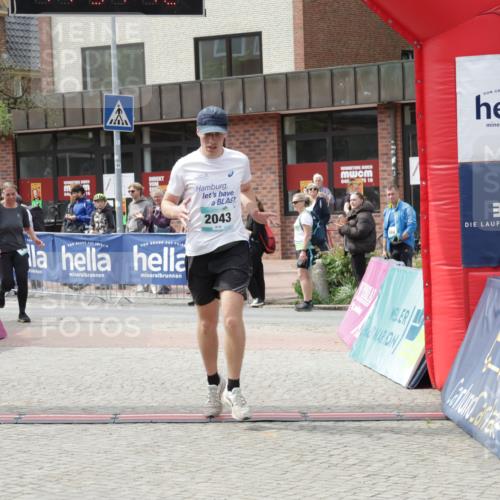 10.05.2026 - 8. Wedeler Halbmarathon Yannick Fuchs http://msf.ph/oto/9734016 10.05.2026 11:51:10 Ziel 249, 2043 meine-sportfotos.de