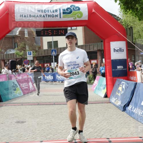 10.05.2026 - 8. Wedeler Halbmarathon Yannick Fuchs http://msf.ph/oto/9734029 10.05.2026 11:51:12 Ziel 249, 2043 meine-sportfotos.de