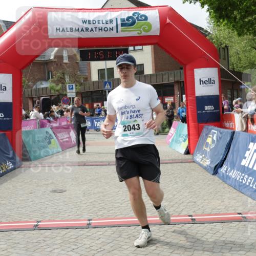 10.05.2026 - 8. Wedeler Halbmarathon Yannick Fuchs http://msf.ph/oto/9734032 10.05.2026 11:51:12 Ziel 249, 2043 meine-sportfotos.de